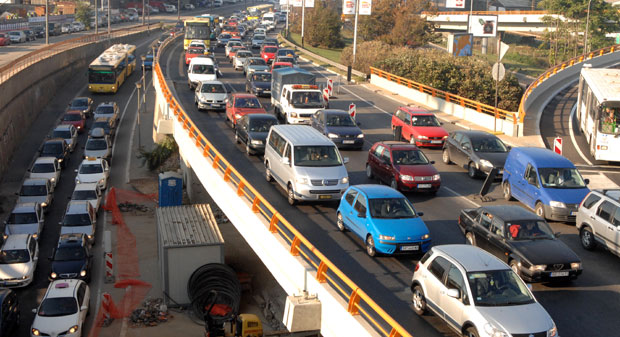 Више од милион аутомобила не испуњава еко-стандарде евро 3 и 4: Престаје увоз половњака у Србији?